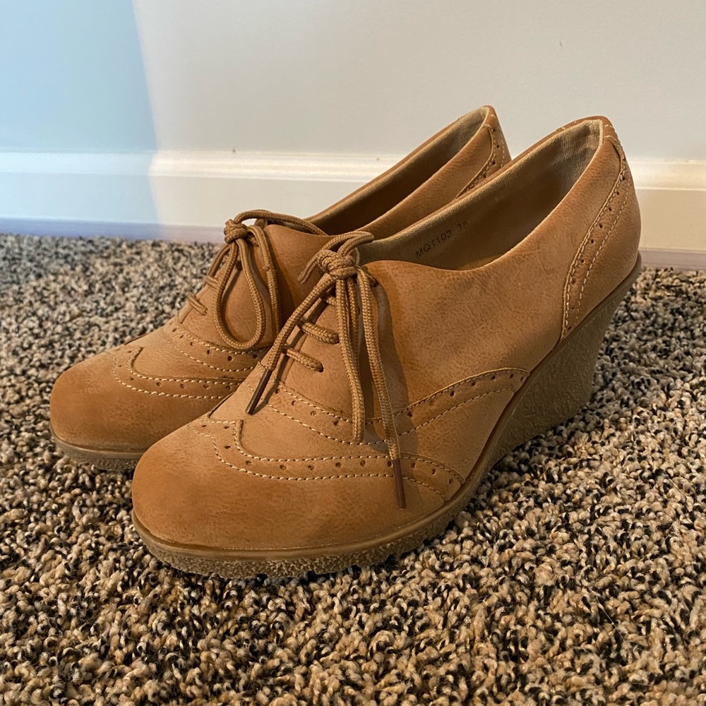 Tie booties